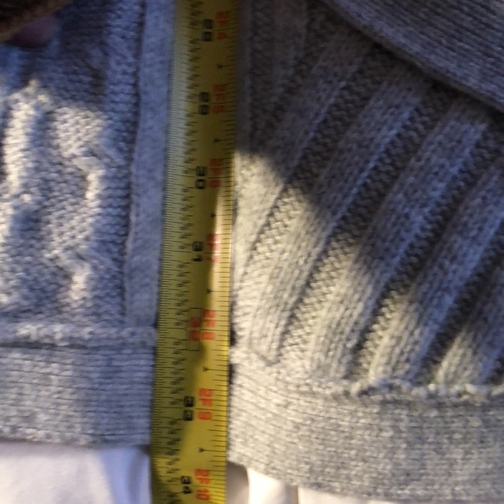 Beautiful Talbots sweater - Picture 4 of 9